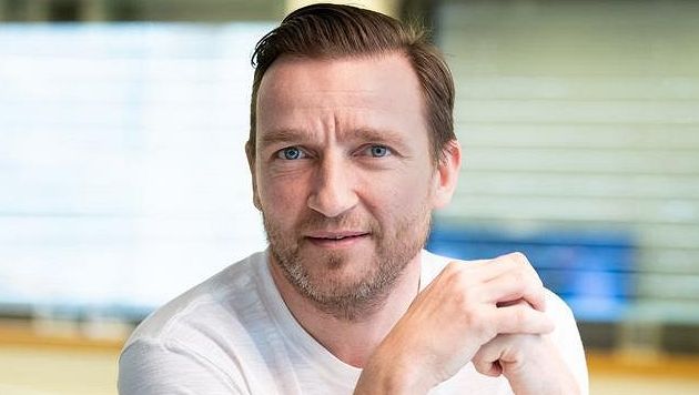 Jubileum! Doufám, že zavítáte taky ke mně do Dolních Chaber, směje se Šmicer